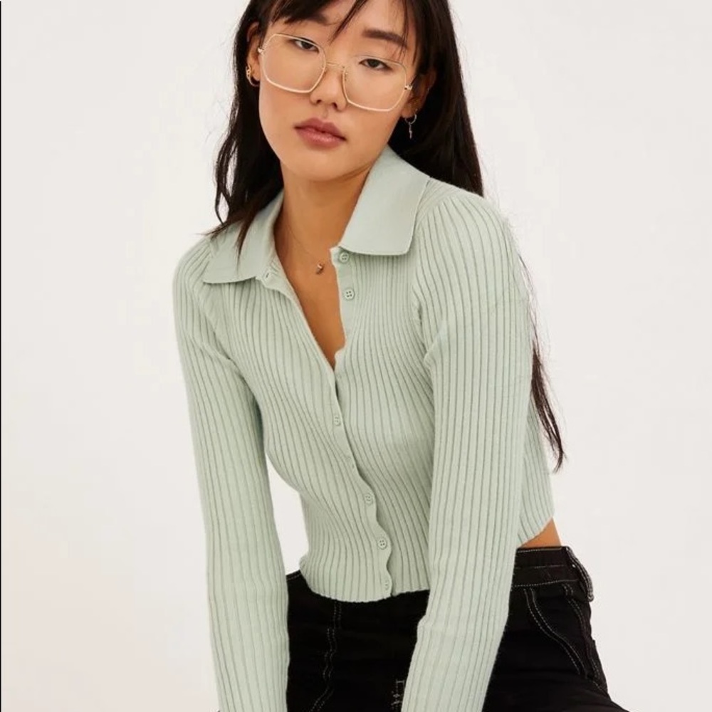 Urban Outfitters Skylar Ribbed Button Crop Sweater